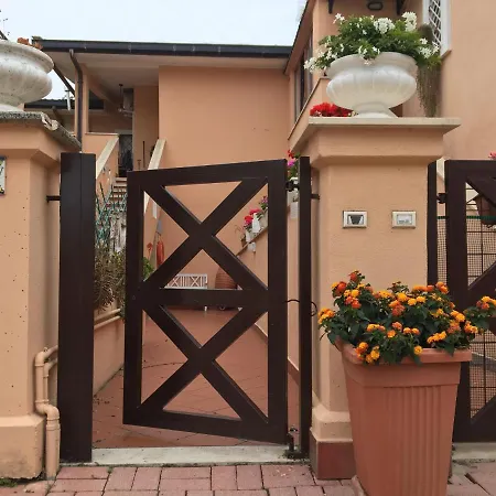 Lägenhet House Turi Ardea